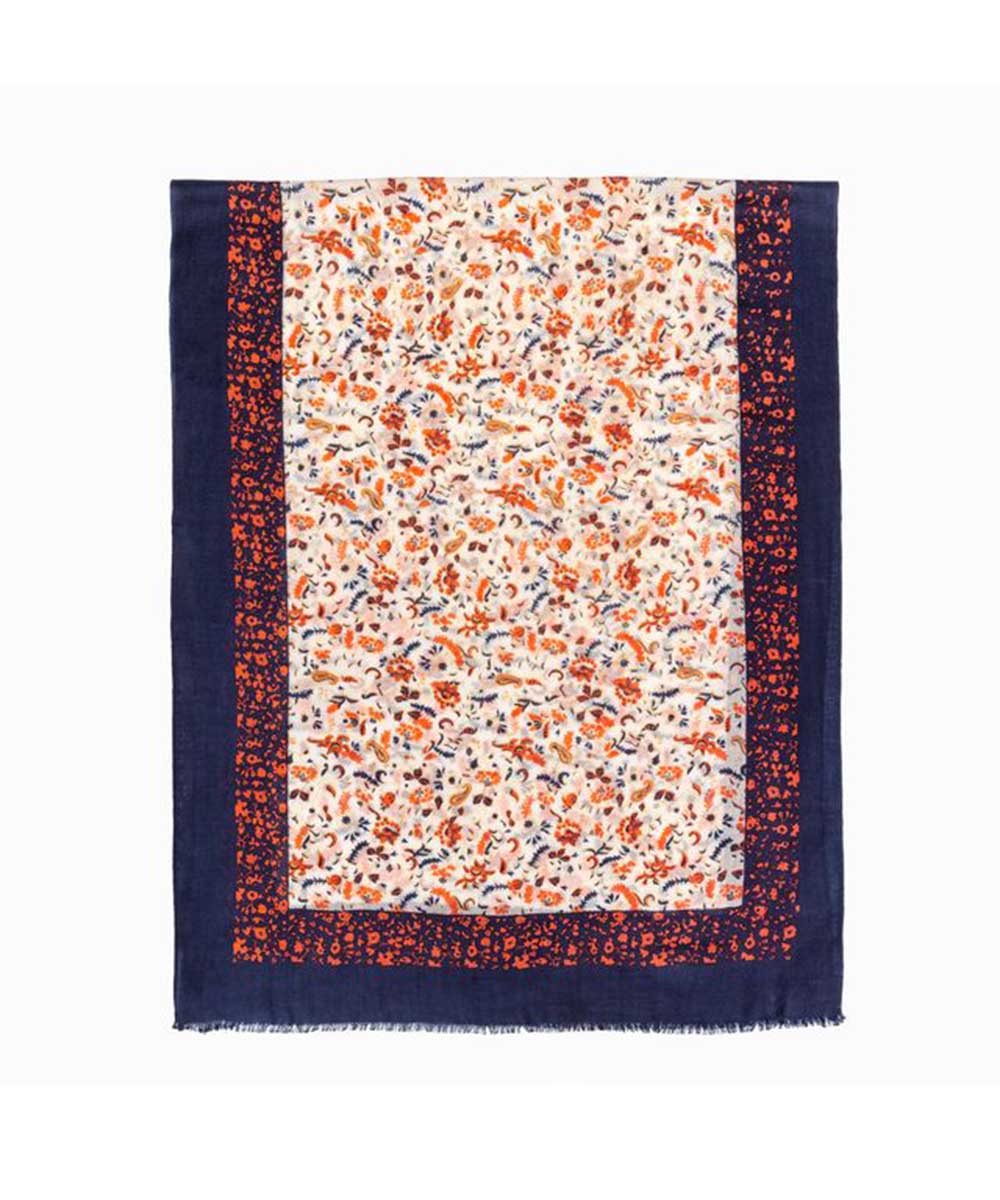 Wool Print UGG Scarf Secondary image
